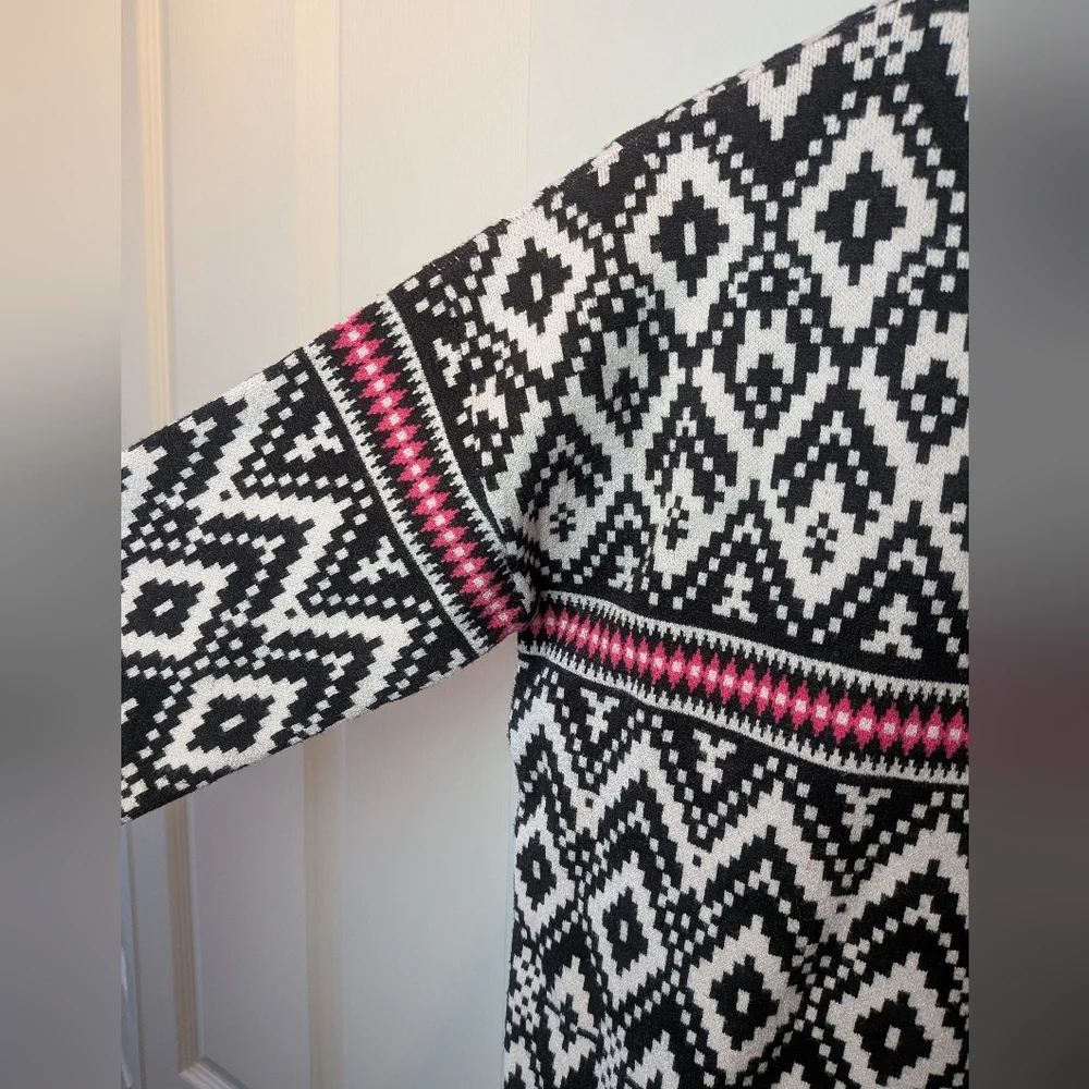 TAHARI Women Sweater Turtleneck Long Sleeve Super Soft Size Medium Black White - Picture 3 of 9